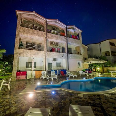 Villa Baldi -Apartmani Danny Tar-Vabriga المظهر الخارجي الصورة