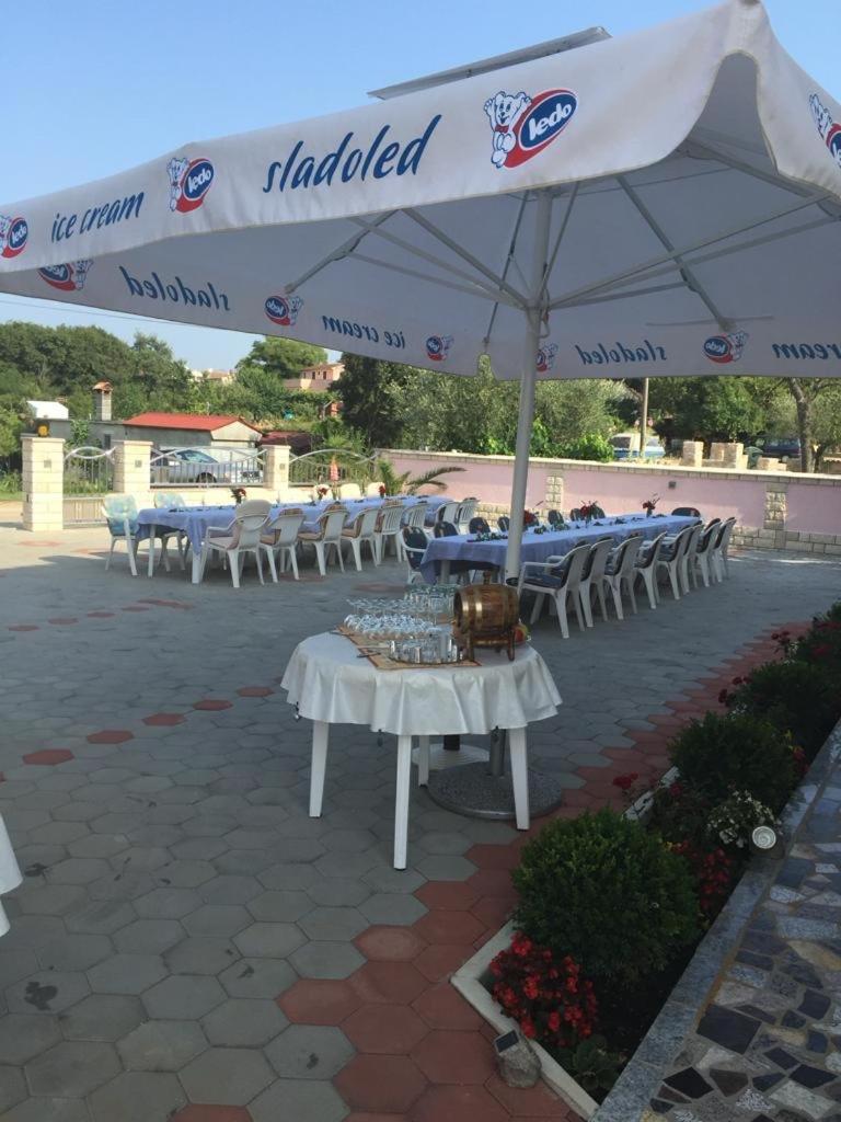 Villa Baldi -Apartmani Danny Tar-Vabriga المظهر الخارجي الصورة